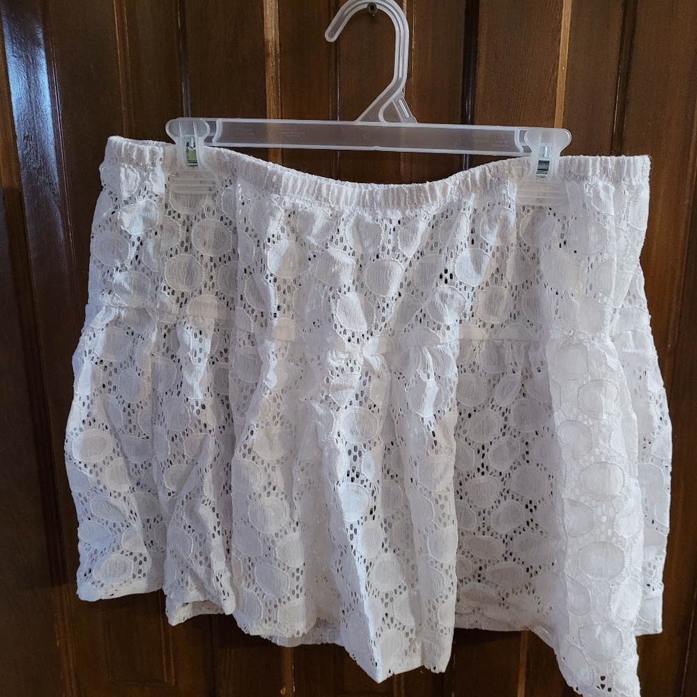 Lace beachwear coverup